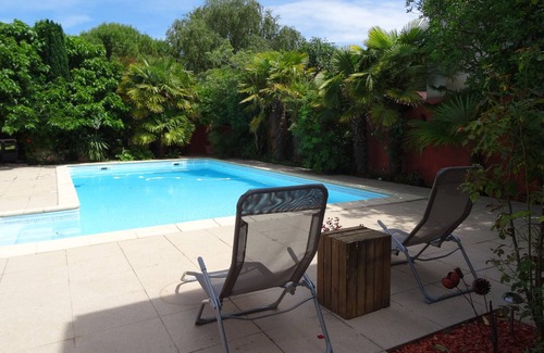 Puilboreau House | Guest house near downtown La Rochelle with heated pool