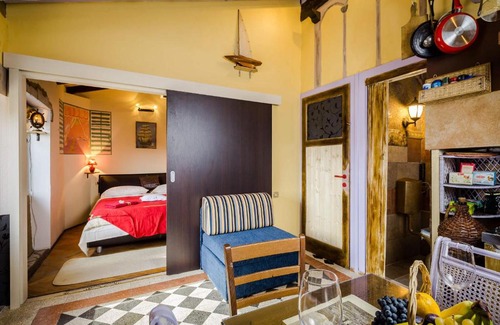 Split House | Guest House Roman Horizon