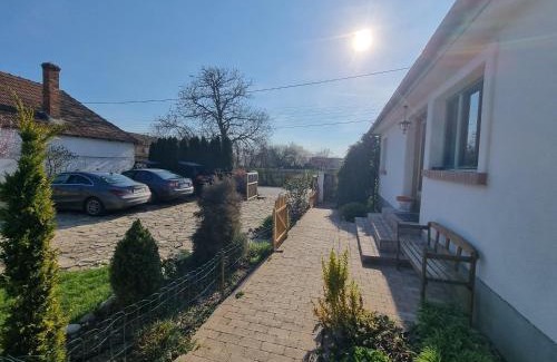 Mesentea House | Guest House Victoria