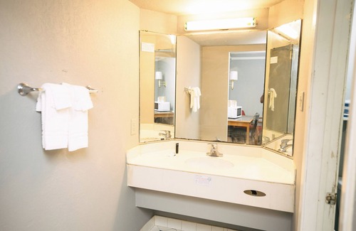 Peachtree Corners Hotel | Guest Inn & Suites