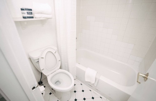 Peachtree Corners Hotel | Guest Inn & Suites