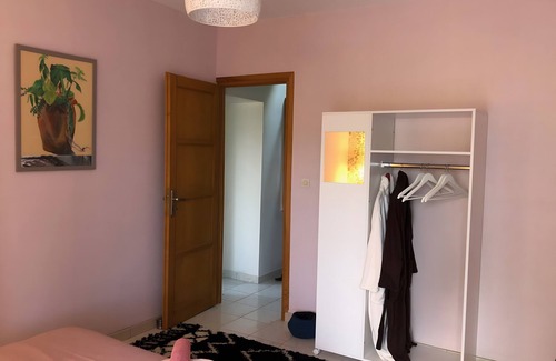 Durtal Bed & Breakfast | Guest Room 'Romantic' with Shared Garden and Wi-Fi