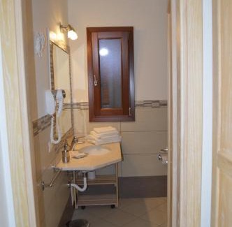 Case Peschiera-Lu Fraili House | Guest Rooms Affittacamere
