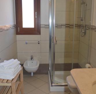 Case Peschiera-Lu Fraili House | Guest Rooms Affittacamere