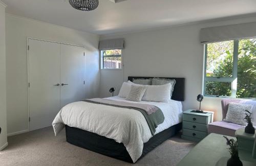 Havelock North House | Guest Suite - Walk to Havelock North Village