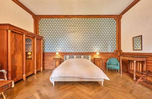 Saint-Geoire-en-Valdaine House | Guesthouse 'Room 1 - La Suite De La Marquise' with Shared Terrace and Garden