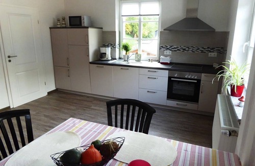 Monreal Apartment | Guesthouse - 4-bed apartment Löwenburg - Apartments Schoor