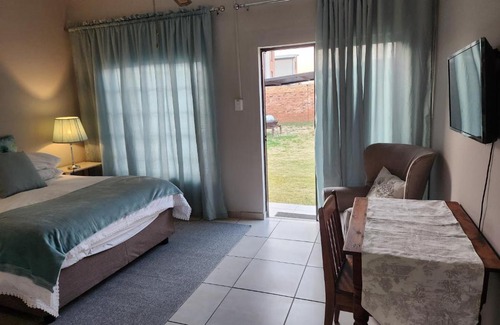 Boksburg Apartment | Guesthouse 71 Sunny Guest Room