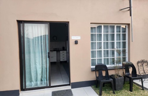 Boksburg Apartment | Guesthouse 71 Sunny Guest Room