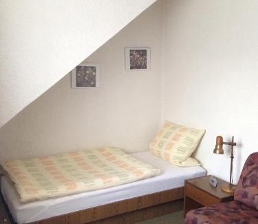 Lohausen House | Guesthouse AirMinis