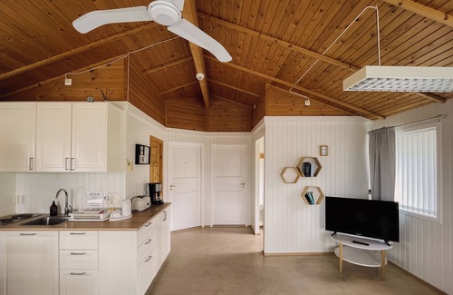 Husavik House | Guesthouse Brekka