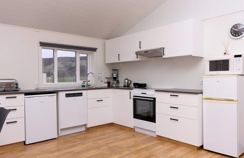 Husavik House | Guesthouse Brekka
