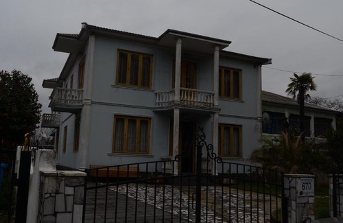 Kobuleti House | Guesthouse Burevestnik