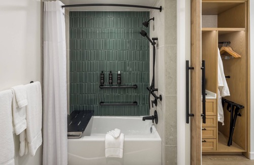 Rancho Santa Fe Resort | Guesthouse, Hotel at La Valle