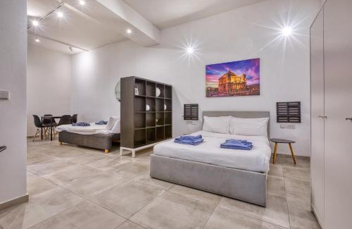 Cospicua Apartment | Guesthouse near waterfront with shared sun terrace and jacuzzi, GOBLU