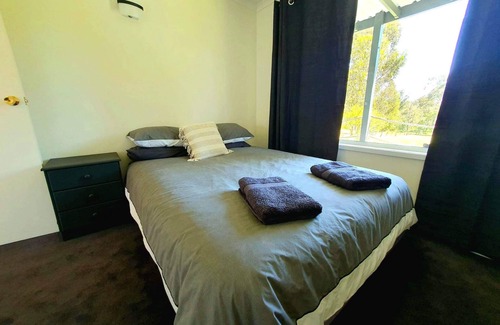 Nowa Nowa Bed & Breakfast | Guesthouse on the Gorge,nTwo Bedrooms sleeps up to sixnSuper close to Rail Trail