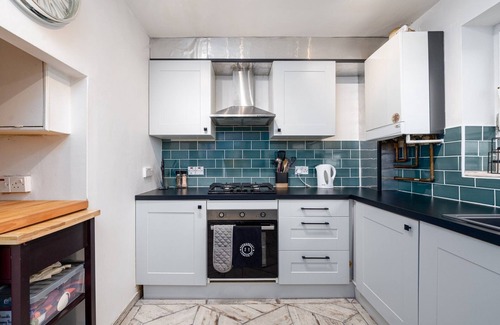 Riverside Apartment | GuestReady - Central Serenity near Tower Bridge