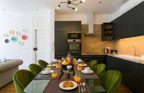 Misericordia Apartment | GuestReady - Gorgeous 3BR near Time Out Market
