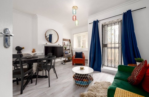 Homerton Apartment | GuestReady - Modern comfort in Hackney