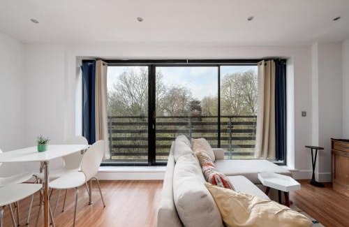 Camberwell Apartment | GuestReady - Modern home with balcony in London