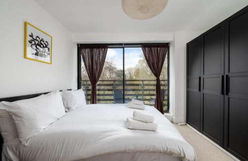 Camberwell Apartment | GuestReady - Modern home with balcony in London