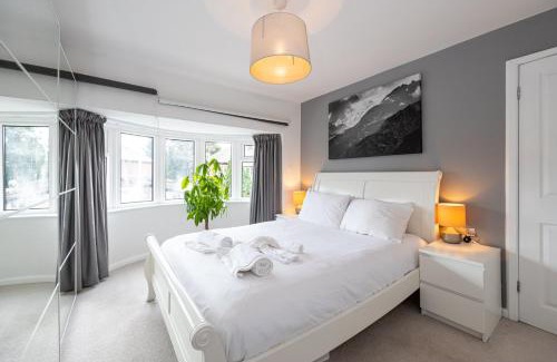 Offerton House | GuestReady - Tranquil Retreat near Bramall Hall