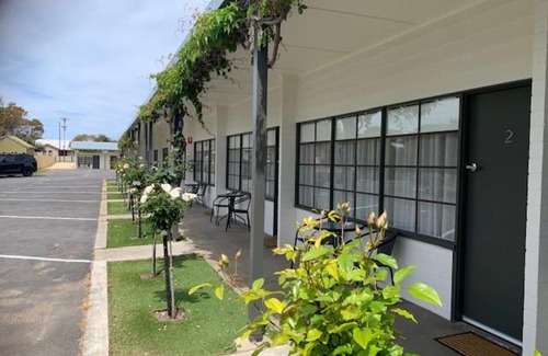 Waterhouse Hotel | Guichen Bay Motel