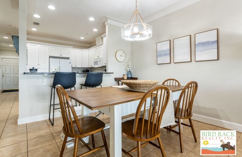 Steinhatchee Condo | Gulf Breeze Condo #206- Private Boat Ramp! WiFi! NO DOCK THIS SCALLOP SEASON!