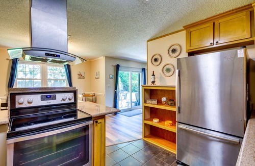 Gulf Breeze House | Gulf Breeze Oasis w/Patio, Grill & Beach Chairs