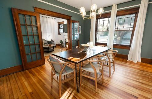 Gulfport House | Gulf Coast Craftsman - Cozy, Charming & Central!