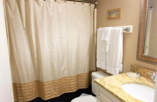 Gulf Shores Apartment | Gulf Shores Island Winds East #103, Gulf Front. Closest building to Hangout!