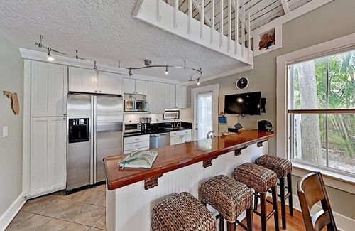 Gulfport House | Gulfport Historic Waterfront Art District - Walk to Dining & Beach