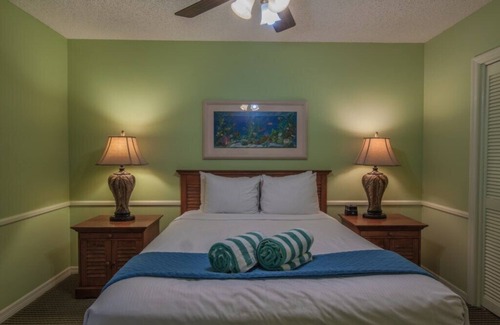 Delray Beach Hotel | Gulfstream Manor - Spacious 1 Bedroom
