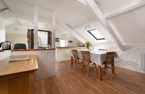 Littleham Cottage | Gull Cottage - Countryside cottage with a pool