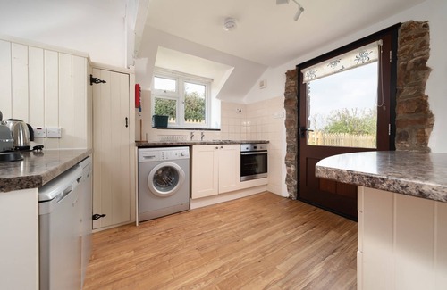 Littleham Cottage | Gull Cottage - Countryside cottage with a pool