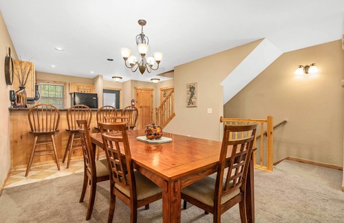 Lake Shore House | Gull Lake All-Season Getaway w/Private Deck