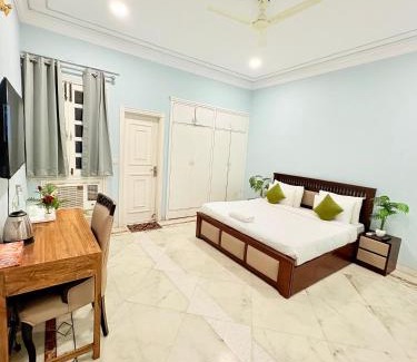 New Delhi Hotel | Gulmohar Residency, Hauz Khas New Delhi, Couple Friendly