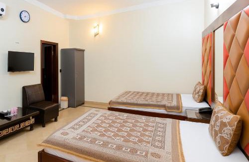 Gulshan-e-Iqbal Hotel | Gulshan e iqbal Guest House Karachi