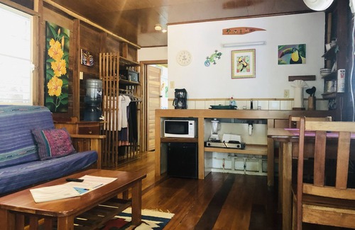 Caye Caulker Cabin | Gumbo Limbo - Go Slow Cabana, Steps from the Ocean, Free Bikes, Free WiFi