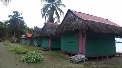Carti Tupile House | Guna Yala alojamiento frente al mar Niadub