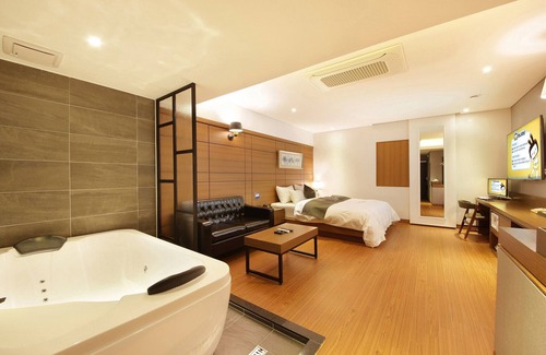 Gunsan Hotel | Gunsan CAR Self Check-in Motel