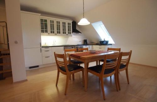 Gingst Apartment | Gut Rattelvitz, Galerie F WEST