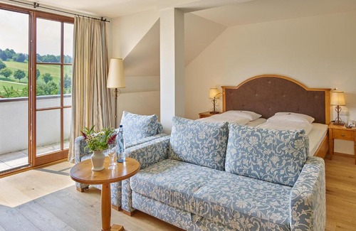 Haarbach Hotel | Gutshof Uttlau