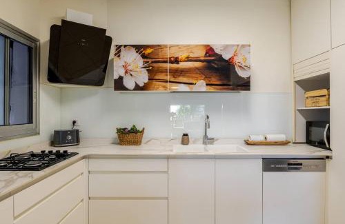 Nahariya Apartment | GW002 Gugel Waves Amazing Seaview & Garden Family Apartments