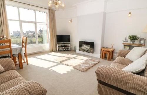 Criccieth Apartment | Gwel Y Castell Castle View
