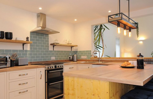 Newquay Cottage | GWENNEL NEYTH, pet friendly, character holiday cottage in Mitchell