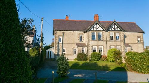 Chwilog House | Gwynle