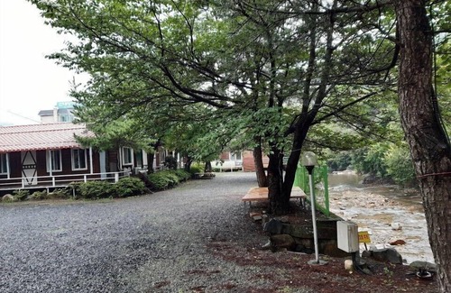 Gyeongju House | Gyeongju Log Cabin