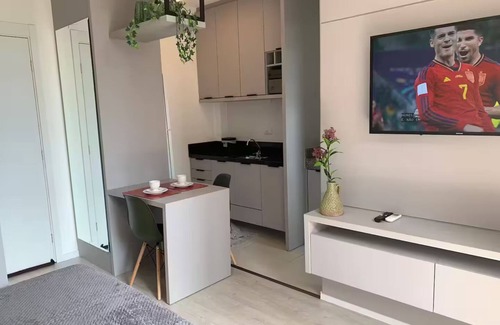 Mossungue Apartment | Gym, laundry, hot/cold air, Smart TV