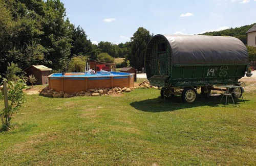 Anlhiac Bed & Breakfast | Gypsy Caravan .